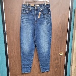Levi's Size 30x29 Medium Wash High Waisted Mom Jean